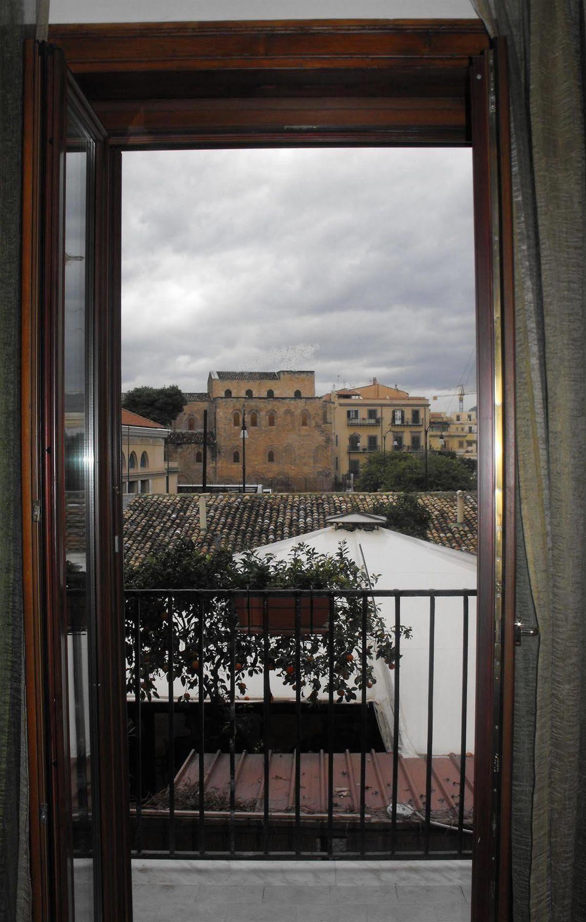 B&B Casa Degli Artisti Palermo Exterior photo